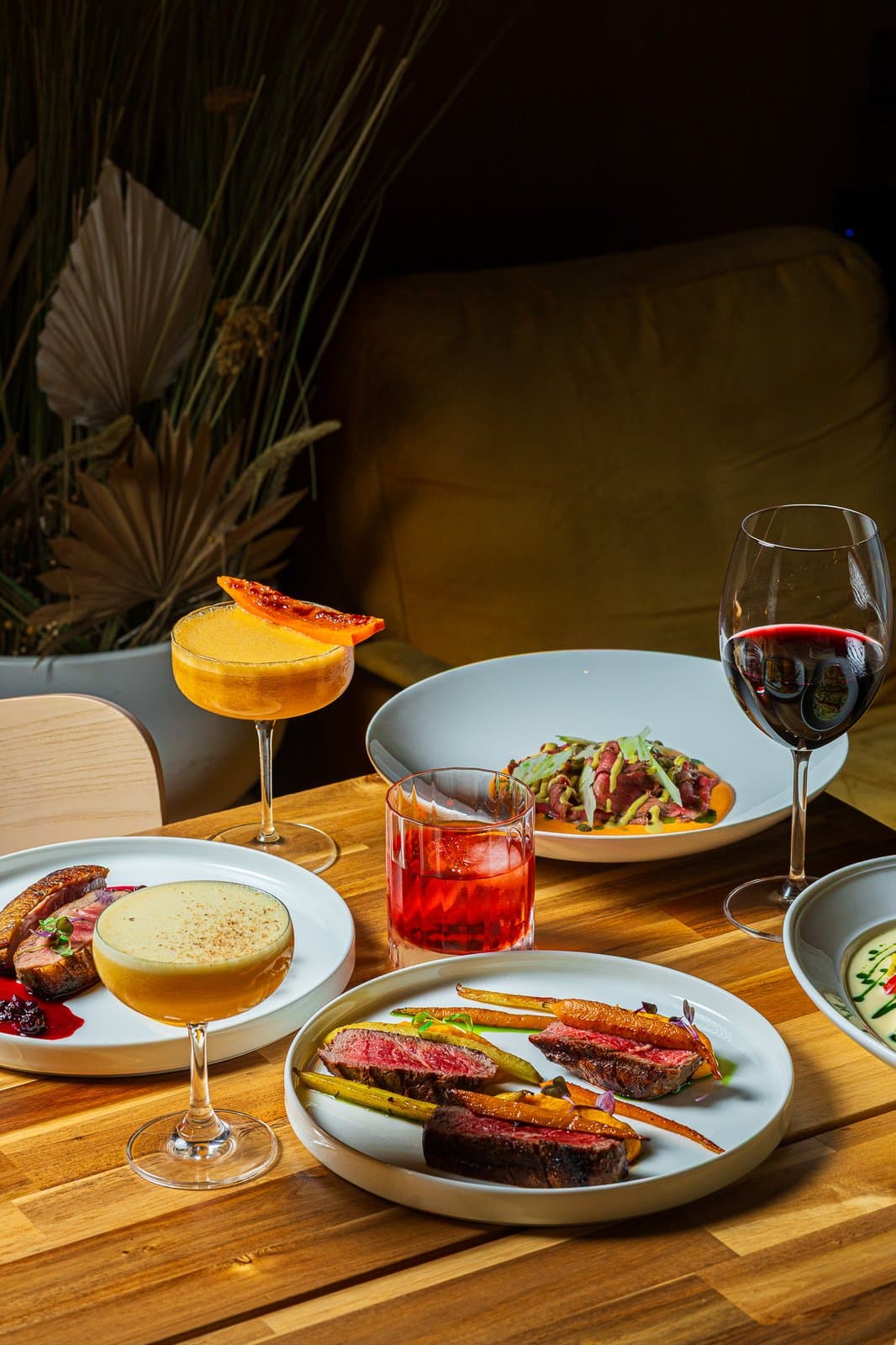 Tenderloin, beef tartare and cocktails at Thanks to Harrison